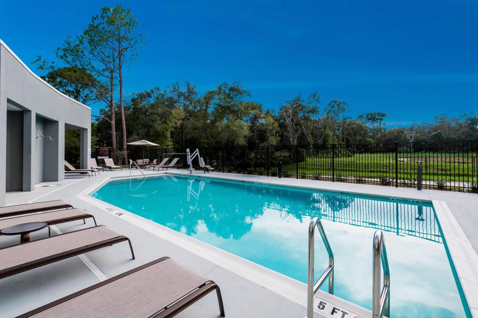 Courtyard By Marriott Tampa Northwest/Veterans Expressway Hotel West Chase Exterior photo