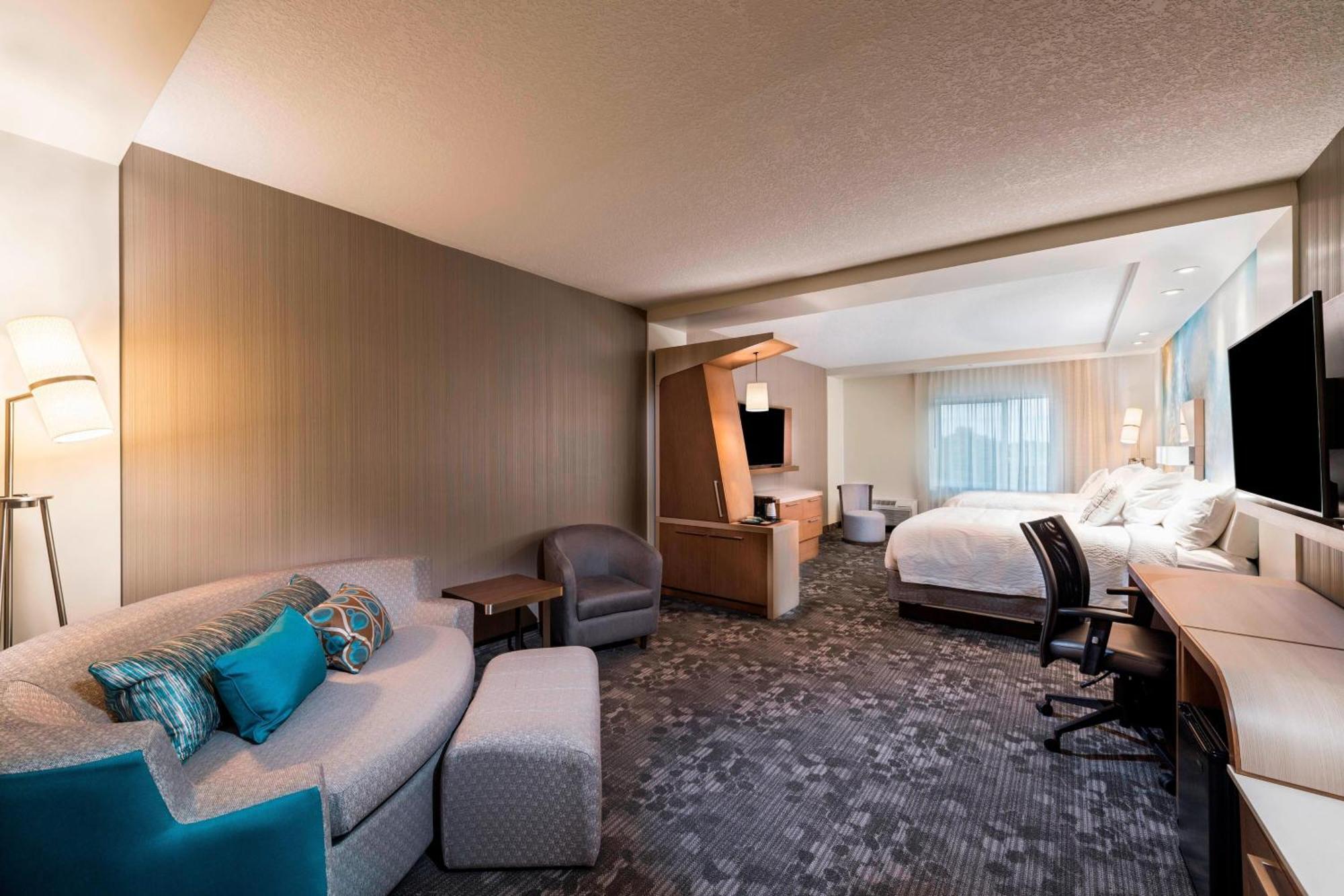 Courtyard By Marriott Tampa Northwest/Veterans Expressway Hotel West Chase Exterior photo